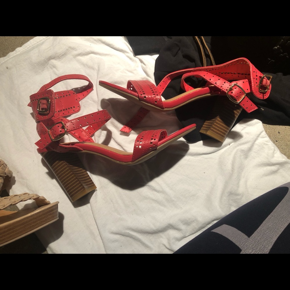 Coral chucky block heel